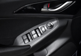 Подержанный автомобиль Mazda 3 Sedan 2014 года (10 фото)