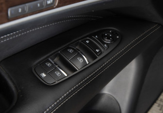 Подержанный автомобиль Infiniti QX60 2018 года (24 фото)