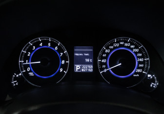 Подержанный автомобиль Infiniti FX 2012 года (12 фото)