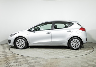 Подержанный автомобиль Kia Ceed Hatchback 2018 года (8 фото)