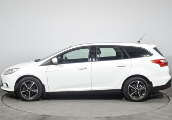 Подержанный автомобиль Ford Focus Wagon 2014 года (8 фото)