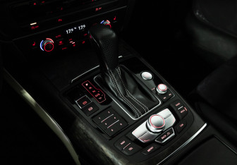 Подержанный автомобиль Audi A6 Sedan 2017 года (17 фото)