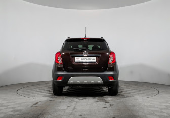 Подержанный автомобиль Opel Mokka 2013 года (6 фото)