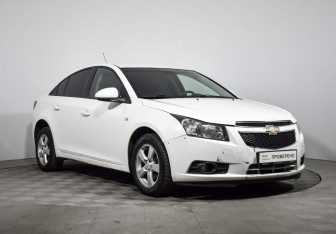 Подержанный автомобиль Chevrolet Cruze Sedan 2011 года (3 фото)