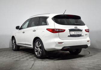 Подержанный автомобиль Infiniti QX60 2014 года (8 фото)