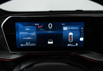 Подержанный автомобиль Geely Coolray 2023 года (12 фото)