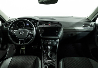Подержанный автомобиль Volkswagen Tiguan 2018 года (13 фото)