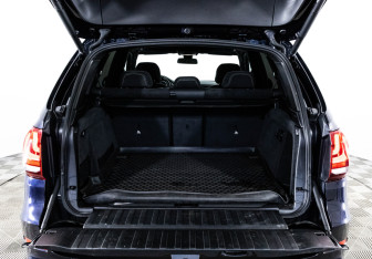 Подержанный автомобиль BMW X5 2017 года (29 фото)