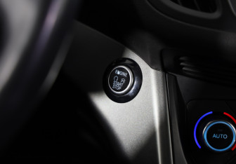 Подержанный автомобиль Ford Kuga 2017 года (16 фото)