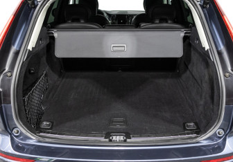 Подержанный автомобиль Volvo XC60 2021 года (23 фото)