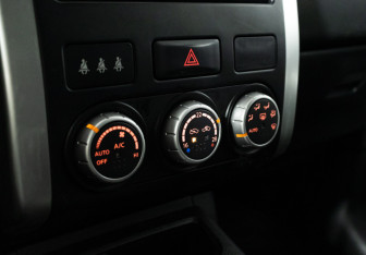 Подержанный автомобиль Nissan X-Trail 2012 года (16 фото)