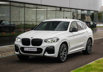 Подержанный автомобиль BMW X4 2020 года (3 фото)
