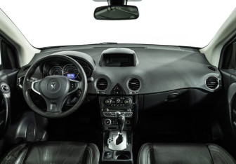 Подержанный автомобиль Renault Koleos 2012 года (13 фото)