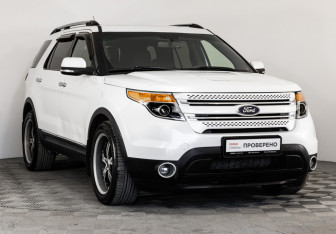 Подержанный автомобиль Ford Explorer 2012 года (3 фото)