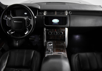Подержанный автомобиль Land Rover Range Rover 2015 года (15 фото)