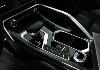 Подержанный автомобиль Geely Tugella 2023 года (18 фото)