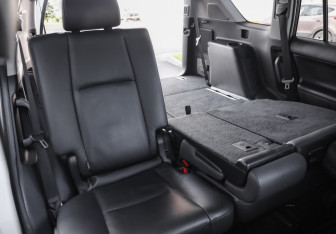 Подержанный автомобиль Toyota Land Cruiser Prado 2017 года (32 фото)