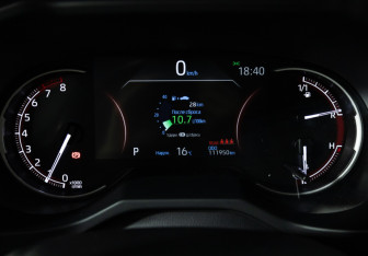 Подержанный автомобиль Toyota RAV4 2020 года (12 фото)