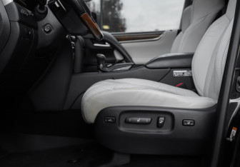 Подержанный автомобиль Lexus LX 2016 года (30 фото)