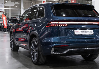 Подержанный автомобиль Geely Monjaro 2023 года (9 фото)