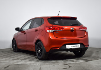 Подержанный автомобиль Kia Rio Hatchback 2016 года (7 фото)