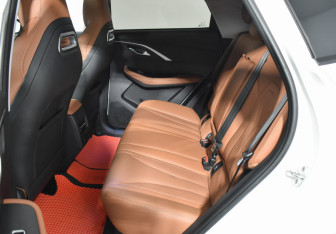 Подержанный автомобиль Omoda C5 2023 года (11 фото)