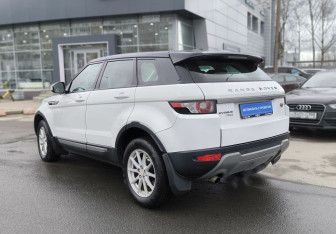 Подержанный автомобиль Land Rover Range Rover Evoque 2015 года (6 фото)