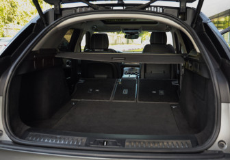 Подержанный автомобиль Land Rover Range Rover Velar 2018 года (32 фото)