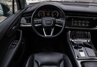 Подержанный автомобиль Audi Q7 2020 года (12 фото)