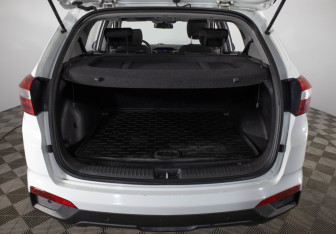 Подержанный автомобиль Hyundai Creta 2016 года (11 фото)