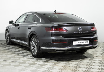 Подержанный автомобиль Volkswagen Arteon 2018 года (7 фото)