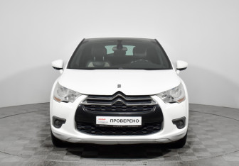 Подержанный автомобиль Citroen DS4 2013 года (2 фото)