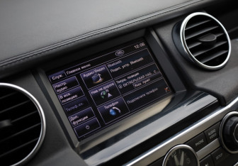 Подержанный автомобиль Land Rover Discovery 2012 года (26 фото)