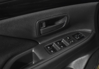 Подержанный автомобиль Mitsubishi Outlander 2019 года (10 фото)