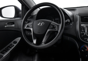 Подержанный автомобиль Hyundai Solaris Sedan 2016 года (14 фото)