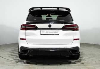 Подержанный автомобиль BMW X5 2020 года (6 фото)