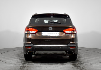 Подержанный автомобиль DongFeng AX7 2017 года (6 фото)