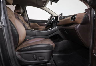 Подержанный автомобиль Hyundai Santa Fe 2022 года (32 фото)