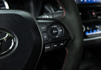 Подержанный автомобиль Toyota Corolla Sedan 2022 года (18 фото)