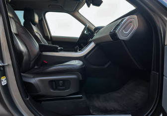Подержанный автомобиль Land Rover Range Rover Sport 2019 года (26 фото)