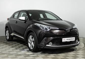 Подержанный автомобиль Toyota C-HR 2019 года (3 фото)