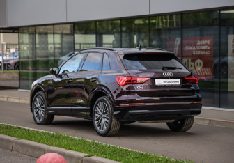 Подержанный автомобиль Audi Q3 2020 года (8 фото)