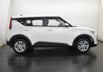 Подержанный автомобиль Kia Soul 2022 года (4 фото)