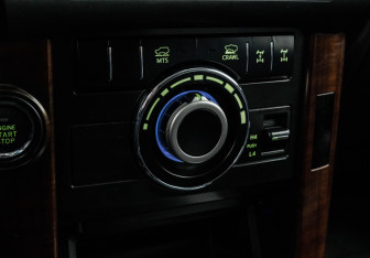 Подержанный автомобиль Toyota Land Cruiser Prado 2016 года (17 фото)