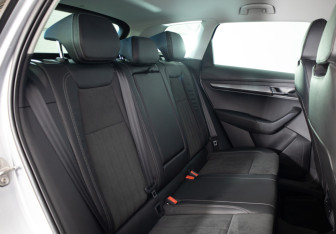 Подержанный автомобиль Skoda Karoq 2020 года (20 фото)