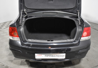 Подержанный автомобиль Opel Astra Sedan 2012 года (18 фото)