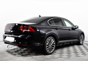 Подержанный автомобиль Volkswagen Passat Sedan 2020 года (5 фото)