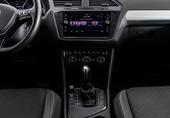 Подержанный автомобиль Volkswagen Tiguan 2020 года (13 фото)