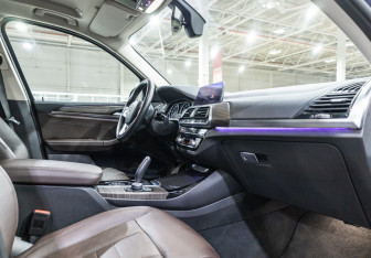 Подержанный автомобиль BMW X3 2020 года (16 фото)