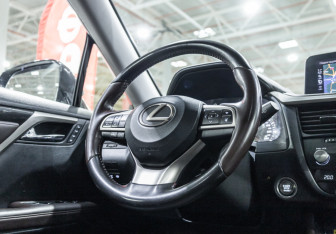 Подержанный автомобиль Lexus RX 2020 года (16 фото)